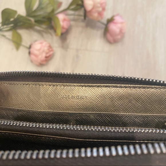 Prada Saffiano Wallet - Picture 5 of 7
